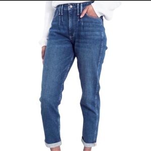 Hollister Ultra High Rise Pleated Mom Jeans with Vintage Stretch. Juniors 3